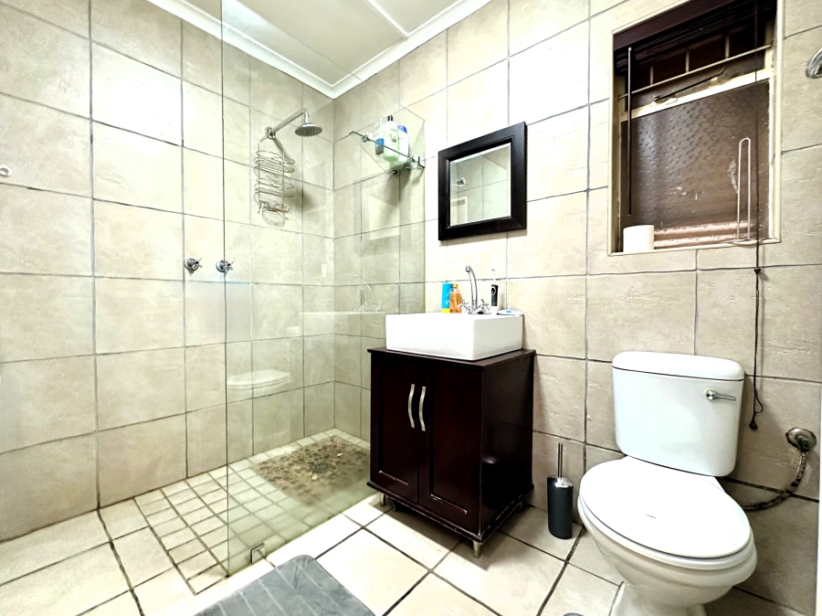 4 Bedroom Property for Sale in Bergzicht Western Cape